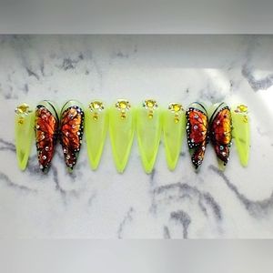 Butterfly 🦋  Press On Nails